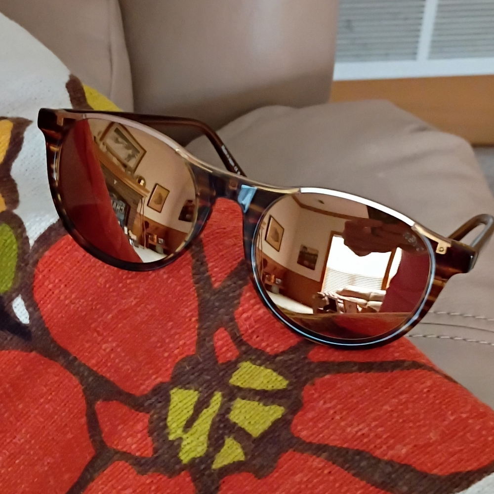 Revo Tortoiseshell Sunglasses with Brown Mirrored Lenses Polarized - Picture 6 of 7